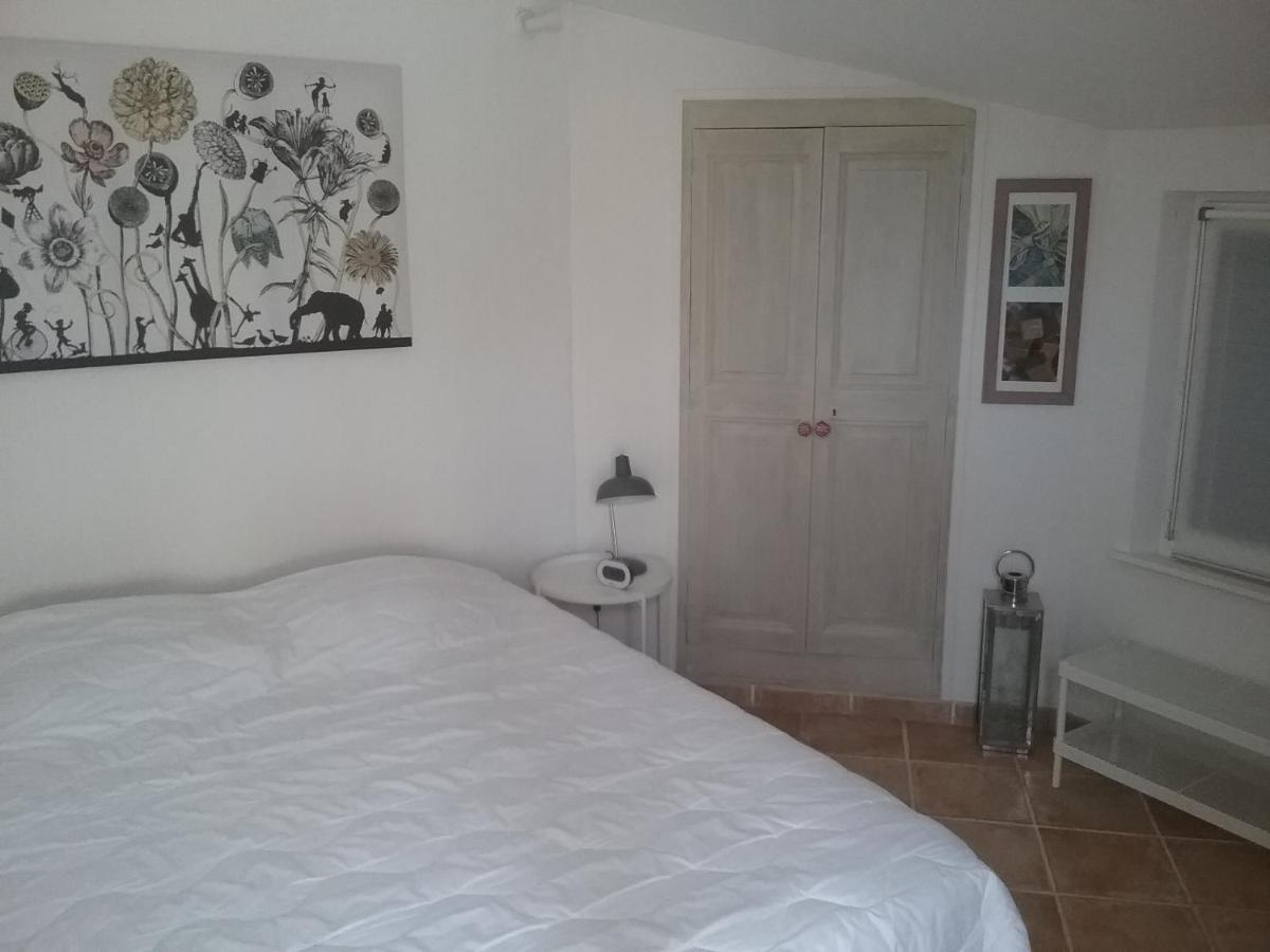 Une Chambre En Ville LʼIsle-sur-la-Sorgue Buitenkant foto